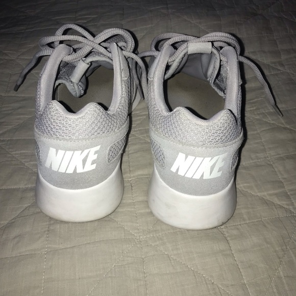 Nike shoes - Picture 3 of 4